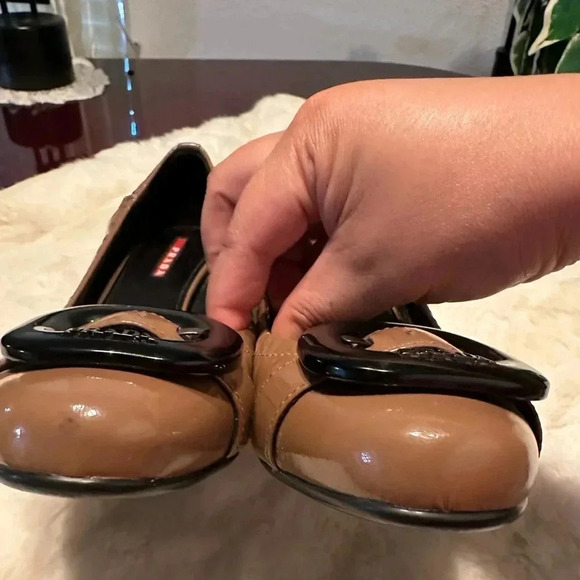 Prada patent leather buckle pumps size 38 - Picture 10 of 16